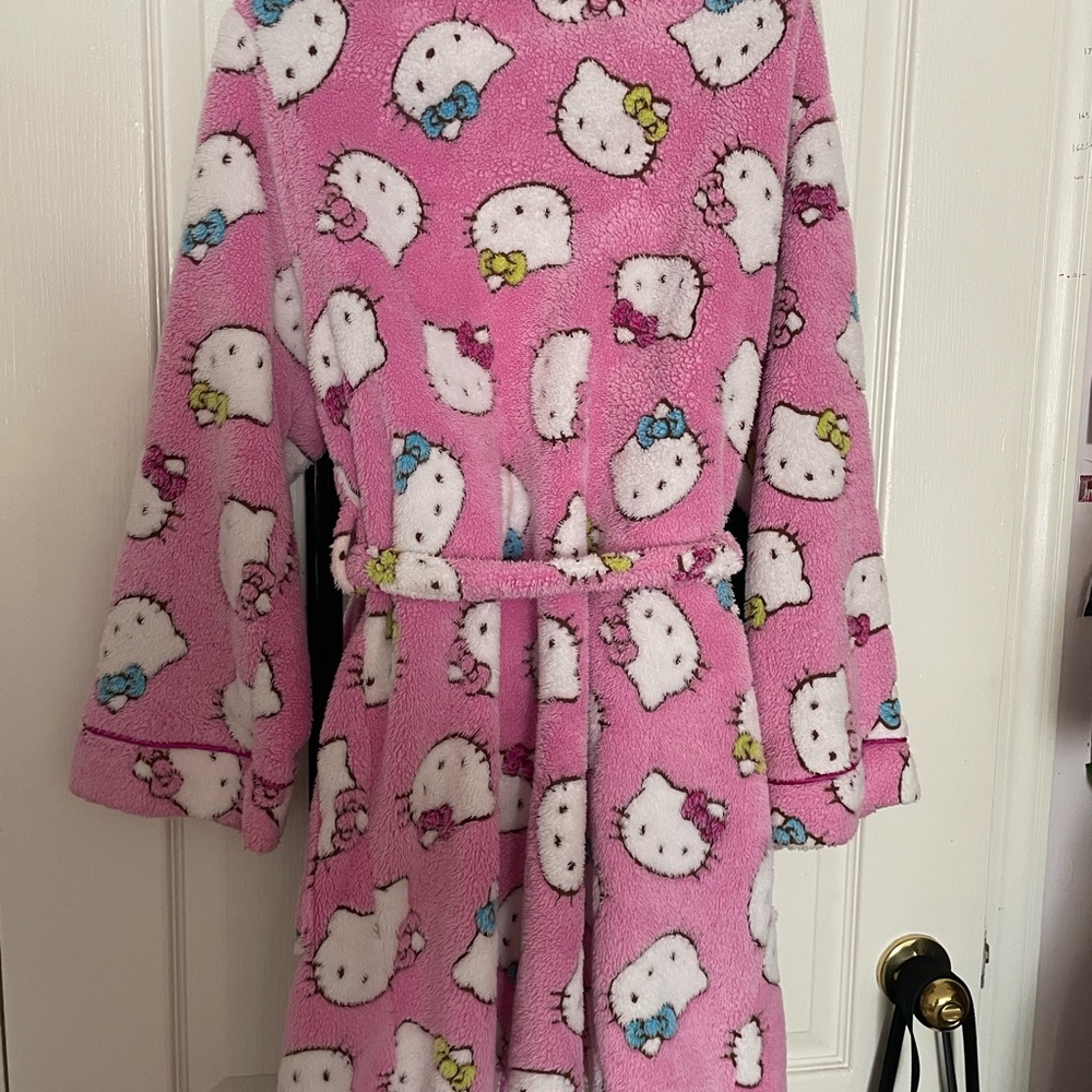 Hello Kitty Robe - Picture 7 of 7